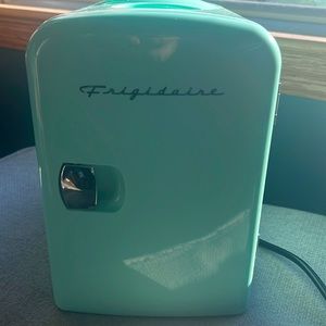 Frigidaire Mini Cooler